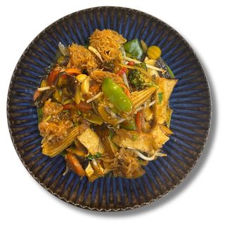 Warzywa z tofu i grzybami śnieżnymi 