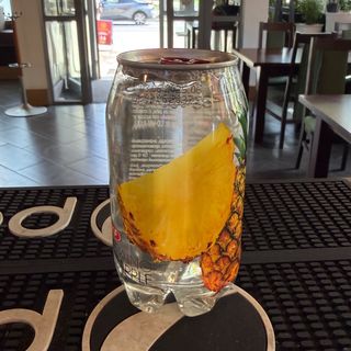 WODA GAZOWANA ANANAS