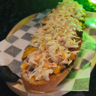 Zapiekanka z surówką