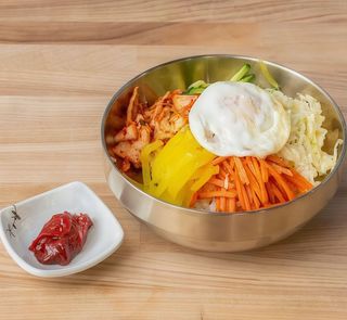 Bibimbap z wołowiną (400 g)