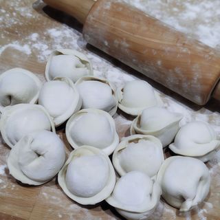 Pielmieni z wieprzowiną 300 g 23-25 szt 