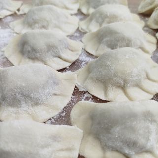 Pierogi z kapustą i grzybami leśnymi 300 g 20-23 szt