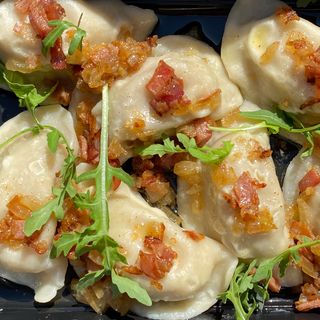 Pierogi z mięsem i okrasą z boczku 7szt