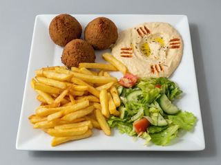 Dania  falafel z hummusem
