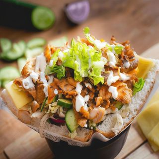 Kebab w bulce z serem