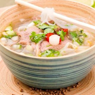 Zupa PHO mieszanka wołowiny i kurczaka 1l