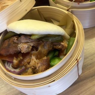 BAO BAO Z SZARPANĄ WIEPRZOWINĄ