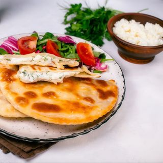 CZEBUREKI Z SEREM I ZIOŁAMI 2 szt.