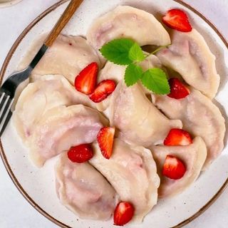 Pierogi z truskawkami 12 szt.
