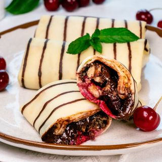 Naleśniki z wiśnią i czekoladą 1 kg