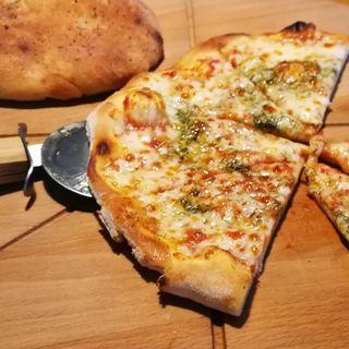 Pizza margherita
