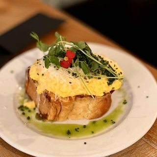 Jajecznica na Chałce