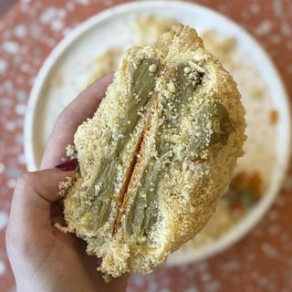 Drożdżówka pistacja-pomarańcza-kardamon