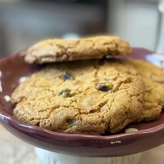 Cookie z pistacjami i czekoladą