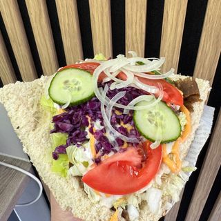 Duży Kebab w chlebku tureckim