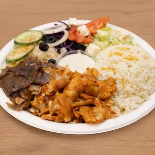 Kebab na talerzu orientale