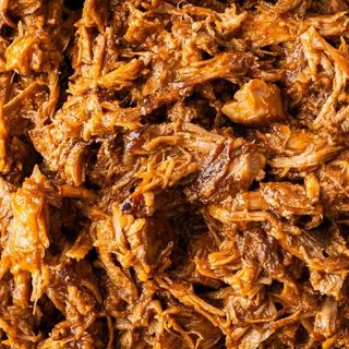 Porcja szarpanej wieprzowiny 