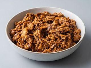 Porcja szarpanej wieprzowiny 