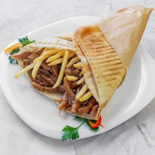 Gigantic mega z frytkami