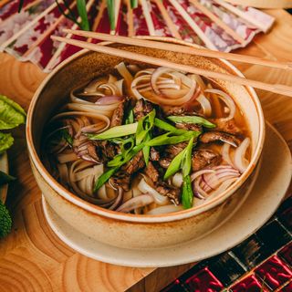 Zupa PHO BO, duża sycąca porcja