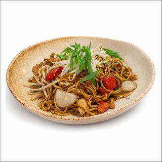 Makaron chow mein z kurczakiem