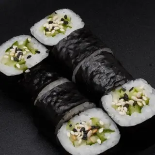 Maki z ogórkiem 8 szt-110g