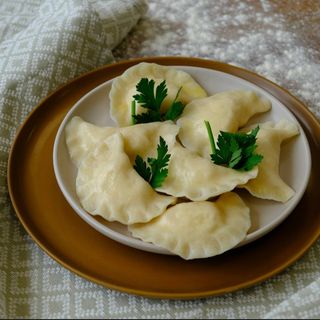 Pierogi z serem cheddar i pieczarkami 7 szt