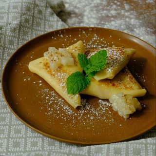 Naleśniki z jabłkem prażonym i cynamonem 3 szt.