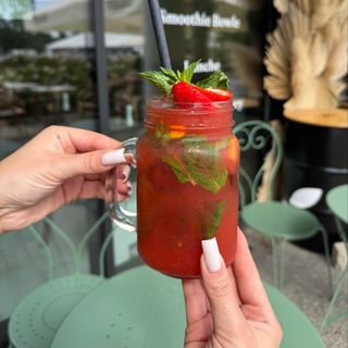 Lemoniada truskawkowa