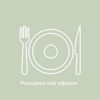 Frytki z batatów z parmezanem, natką pitruszki i sriracha mayo