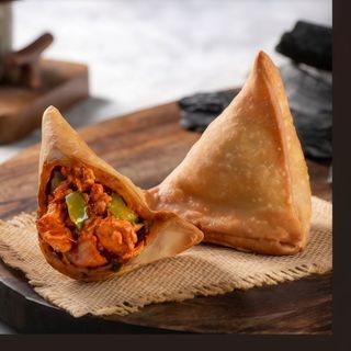 CHICKEN SAMOSA - 2 pcs