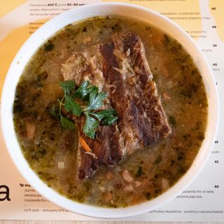 Kwaśnica z żeberkiem