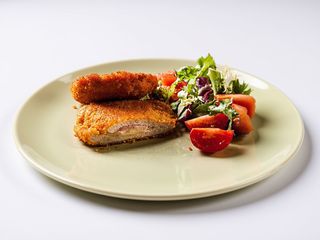 Kieszonka schabowa z serem i szynka 150g