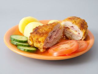 Kieszonka z piersi z serem i szynką 150 gr