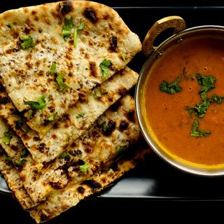 Keema Naan with sauce