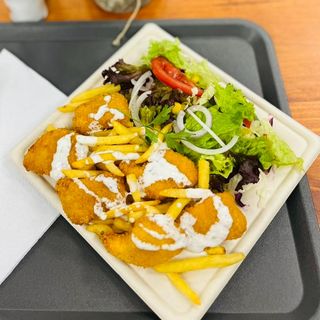 Kebab na talerzu z nugetsami duży