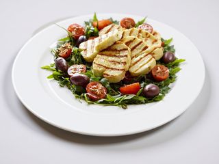 Grillowany ser halloumi