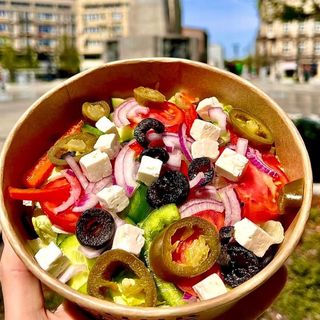 Sałatka mięso mega