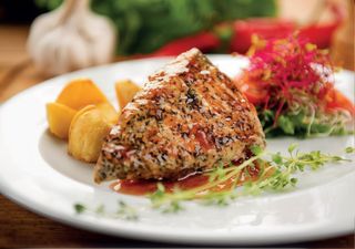 Filet z indyka duszony w sosie różanym Pueszko file s rozow sos