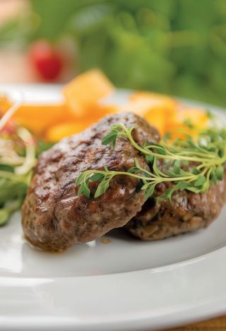 Pikantne grillowane kotleciki wieprzowo-wołowe Nerwozno kjufte 2 szt