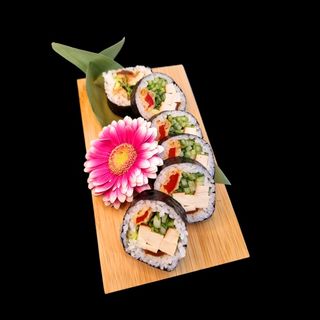 Futomaki z tofu w tempurze 6 szt.