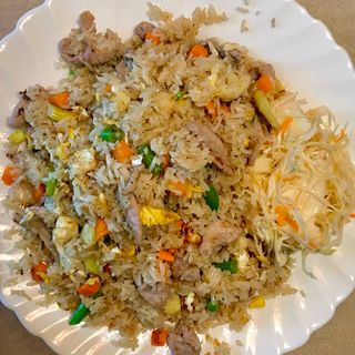 Ryż smażony z jajkiem i wieprzowiną