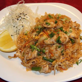 Pad thai z kurczakiem