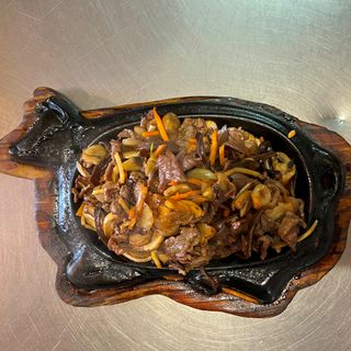 Wołowina na gorącym półmisku