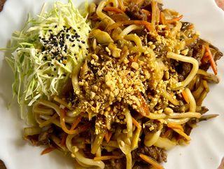 Makaron udon z wołowiną