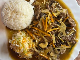 Wołowina z grzybami i pieczarkami