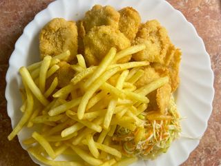 Kurczak chrupiący z frytkami