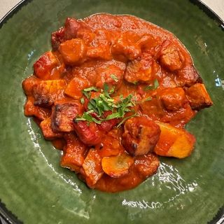 Gulasz węgierski z kopytkami