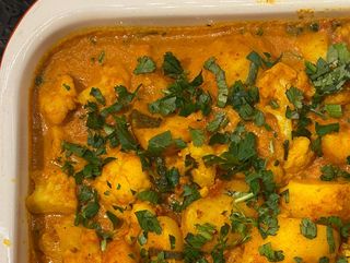 Curry ziemniaczano-kalafiorowe