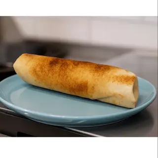 Rollo frytkami i surówka